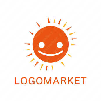 太陽とコンパスとキャラクターのロゴ