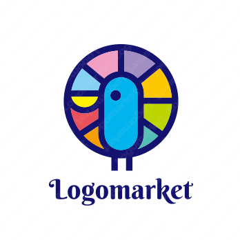 孔雀と虹とキャラクターのロゴ