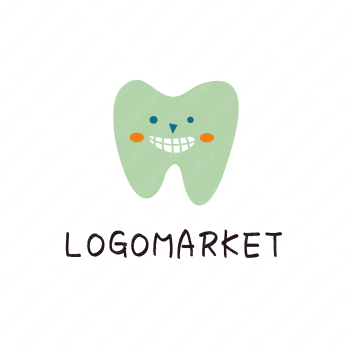 歯と歯医者と手描き風のロゴ