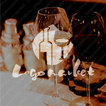 ワインとグラスと筆文字のロゴ