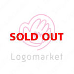 手と親子とハートのロゴ