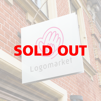 手と親子とハートのロゴ