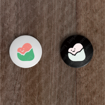 ハートと桃とキャラクターのロゴ