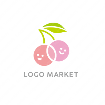 さくらんぼとチェリーと果物のロゴ