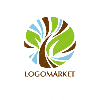 成長と木と自然のロゴ