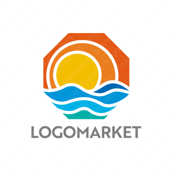太陽と海と八角形のロゴ