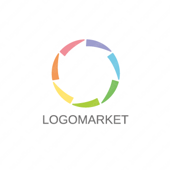 虹と7と輪のロゴ