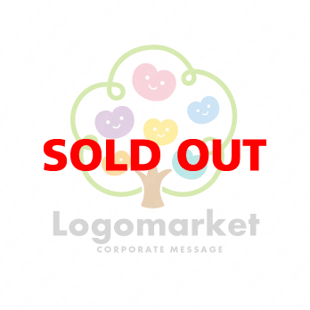 個性と木とハートのロゴ