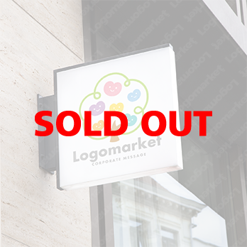 個性と木とハートのロゴ