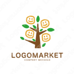 笑顔と木と成長のロゴ