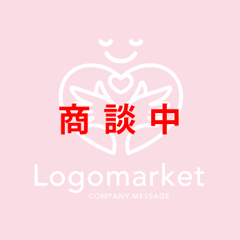 ハートと手と優しいのロゴ