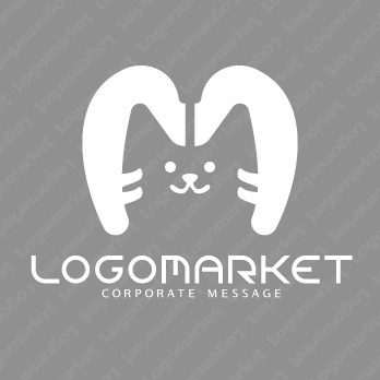 Mと猫とキャラクターのロゴ
