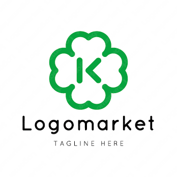 Kと四つ葉とクローバーのロゴ