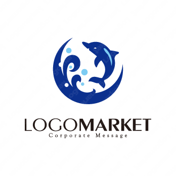 イルカと水しぶきと楽しいのロゴ