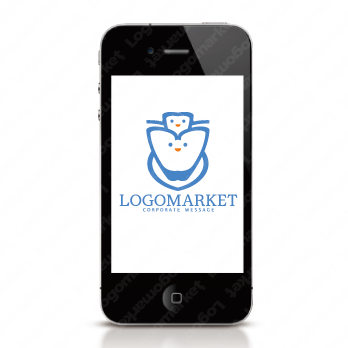 歯とクリニックとキャラクターのロゴ