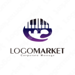 鍵盤とユニークとインパクトのロゴ