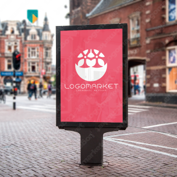 木の実と森と自然のロゴ