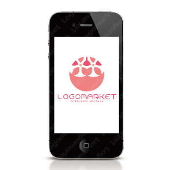 木の実と森と自然のロゴ