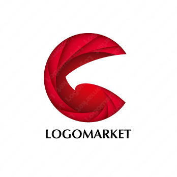 翼と鷹と回転のロゴ