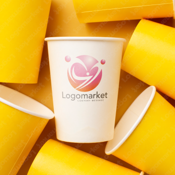 ファミリーとYとハートのロゴ