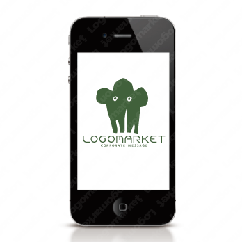 森と木とキャラクターのロゴ