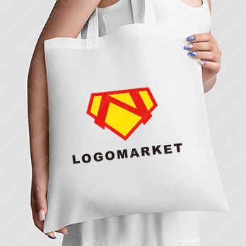 ヒーローと強いと守るのロゴ