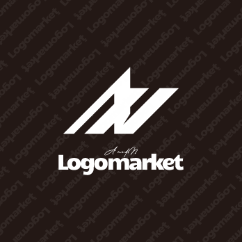 イニシャルと力強いとイノベーションのロゴ