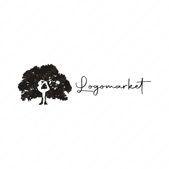 ヨガとティラピスと健康のロゴ