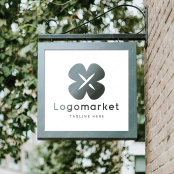 Yと四つ葉とクローバーのロゴ