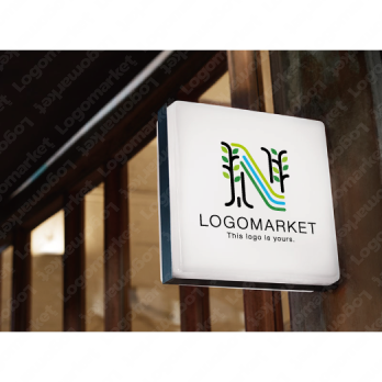 木と水と自然のロゴ