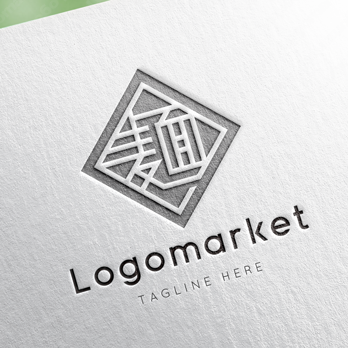 麺と家紋と文字紋のロゴ