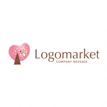 ハートと木と温かみのロゴ
