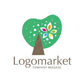 ハートと木と温かみのロゴ