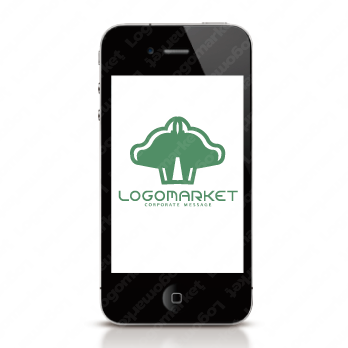 木と自然と緑のロゴ