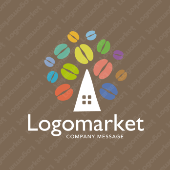 コーヒー豆と木とナチュラルのロゴ