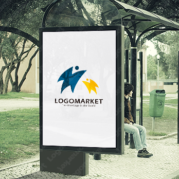 コウモリと親子とチームのロゴ