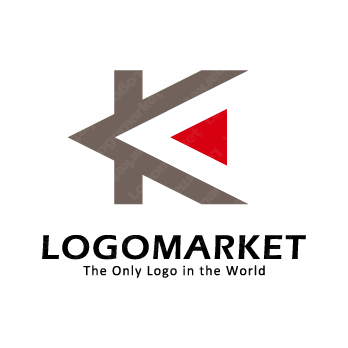 不等号とコントロールとくさびのロゴ