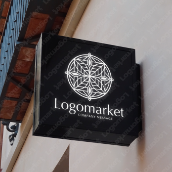 幸運とナチュラルとエンブレムのロゴ