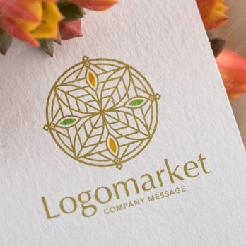 幸運とナチュラルとエンブレムのロゴ