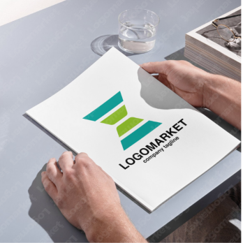 台形とミニマルと信頼感のロゴ