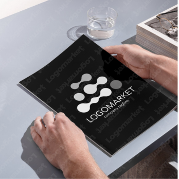 つながりとサークルと三角形のロゴ