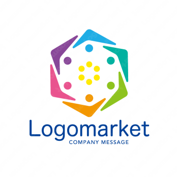 六角形と人とカラフルのロゴ