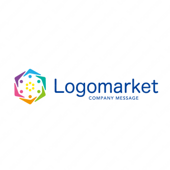 六角形と人とカラフルのロゴ