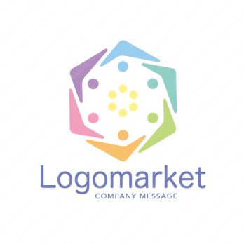 六角形と人とカラフルのロゴ