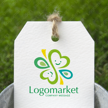 四つ葉とハートと温かみのロゴ