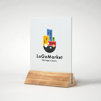 ビルと都市と都会のロゴ