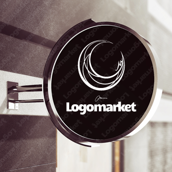 月とミステリアスとラグジュアリーのロゴ