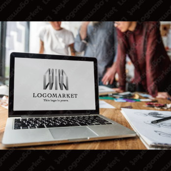 金属と四角と5のロゴ