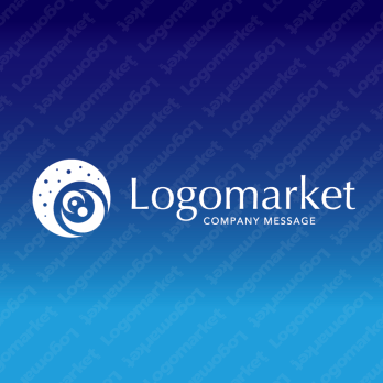 月と人と穏やかのロゴ