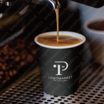 PとIとゾウのロゴ